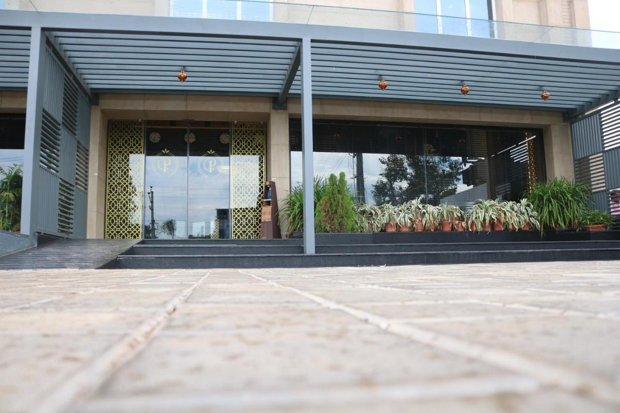 Hotel Parkelite Gannavaram Kültér fotó